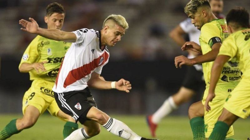 Defensa venció a River y se arrimó a Racing