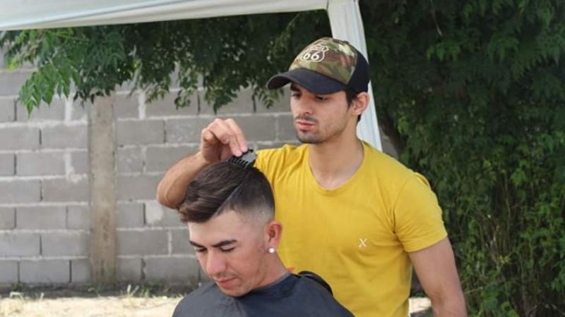 Peluqueros solidarios visitaron el barrio Cementerio en Recreo
