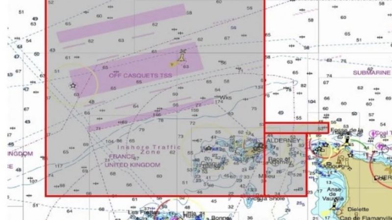 Hallan "objetos flotantes en el agua" y suspenden la búsqueda de Sala