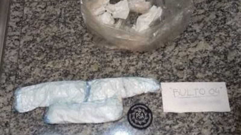 Detuvieron a tres “mulas” con casi tres kilos de cocaína