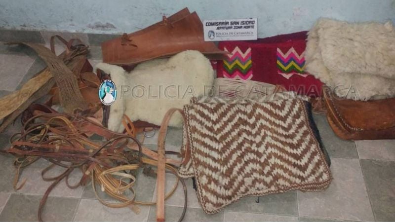 Aprehenden a un joven por el robo de monturas para caballo y otros elementos