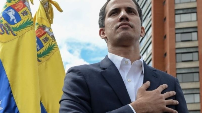 Guaidó: "Hoy, 23 de enero de 2019, juro formalmente como Presidente encargado de Venezuela"
