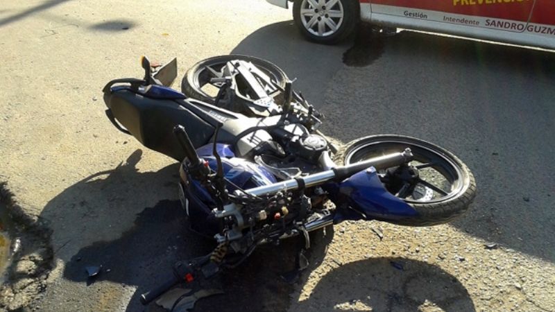 Motociclista herido y conductor fugado