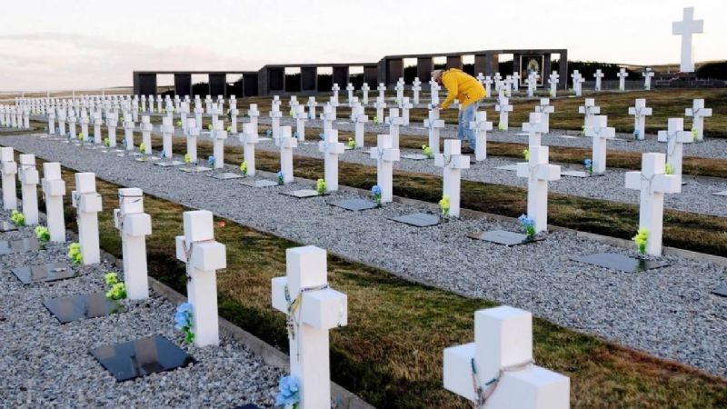 Identifican a un nuevo soldado caído en Malvinas: son 107