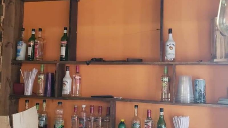 Destrozaron y robaron en “Lucky Bar” en Recreo