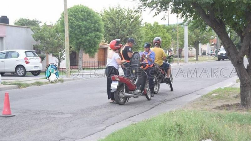Secuestran 36 motos y demoran a tres conductores menores