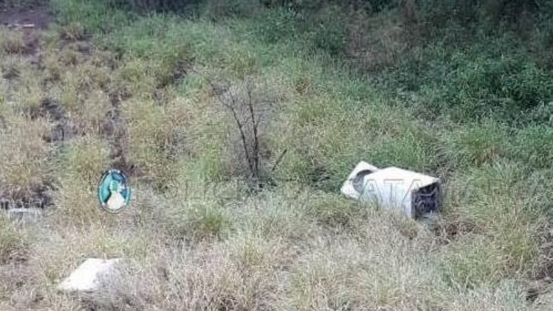 En un descampado, encuentran un lavarropas robado