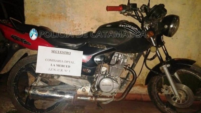 Circulaba en una moto robada hace 7 años