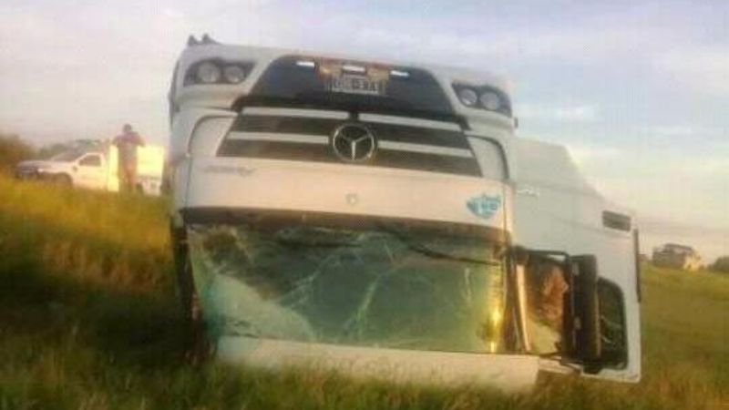 Volcó un camión en la Ruta Nacional N°157