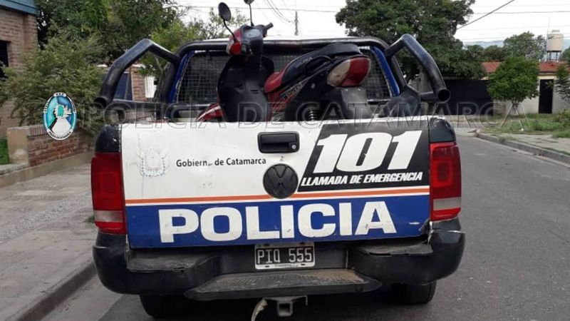 Ocultaron en un baldío una moto y atraparon a los ladrones
