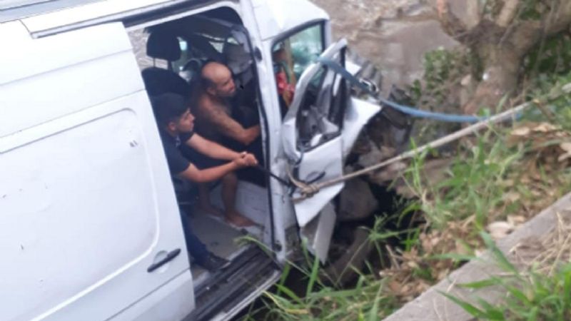 La combi de Damián Córdoba protagonizó un accidente en Tucumán