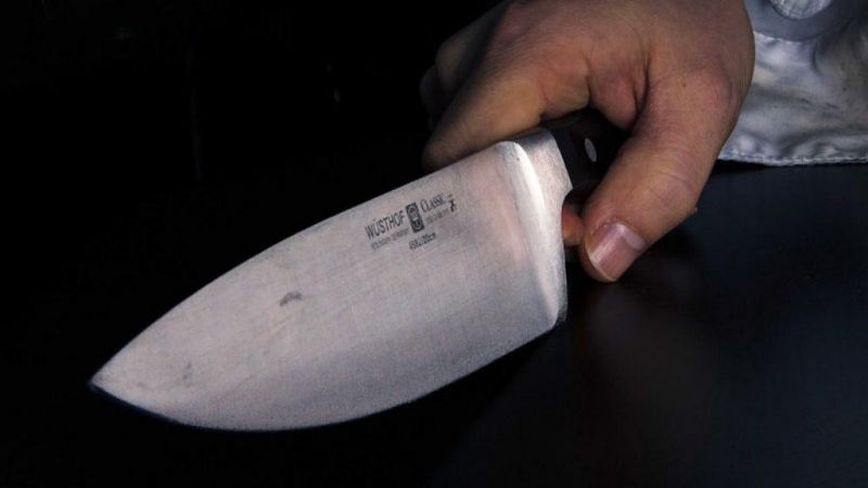 Arrestan a un joven con un cuchillo “carnicero”
