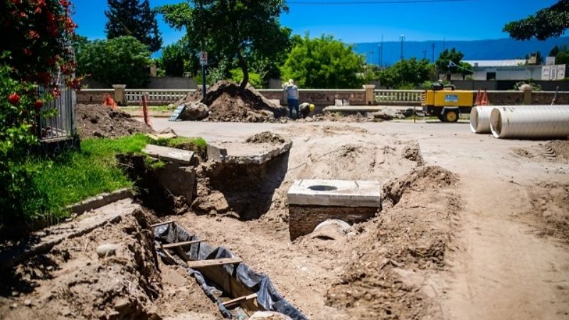 La obra de desagües en avenida Alem, en su etapa final
