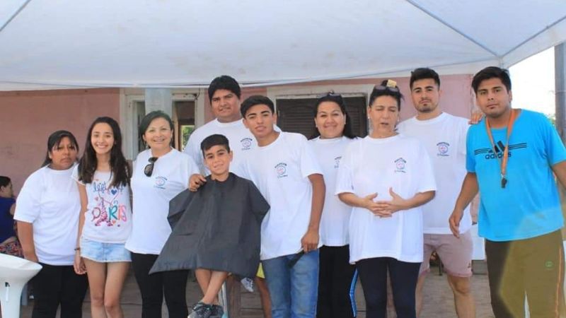 El Palomar y Peluqueros Solidarios visitaron La Calera