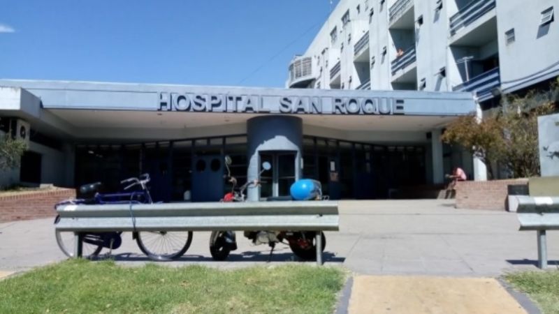 Femicidio: Discutió con su esposa embarazada, la apuñaló y la prendió fuego