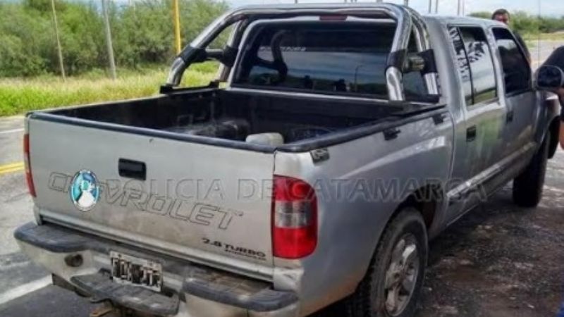 Secuestran una camioneta