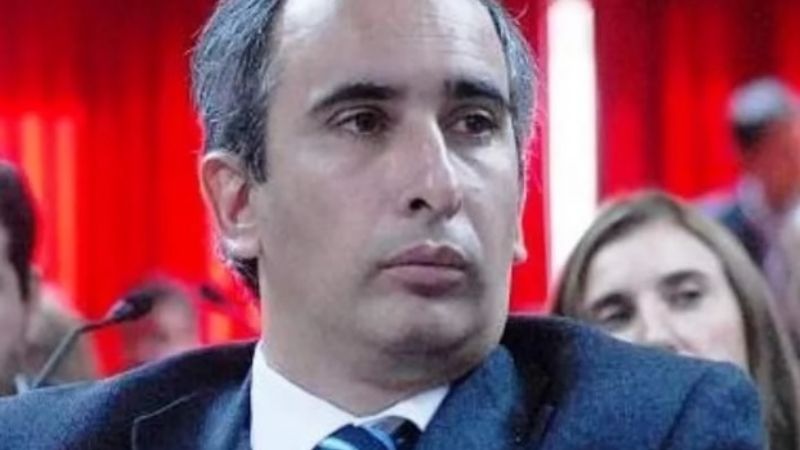 Burdo ensayo en busca de una reelección