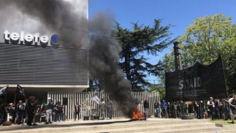 Paro total en Telefé por despidos masivos