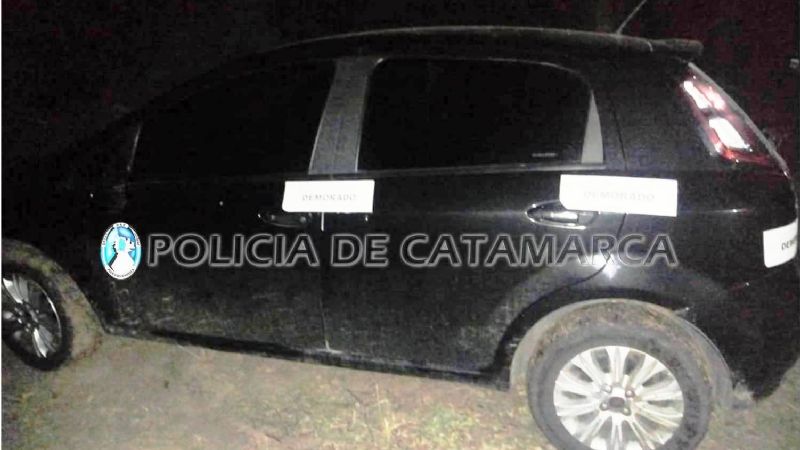Dos jóvenes llevaban en la guantera del auto dosis de “alita de mosca”