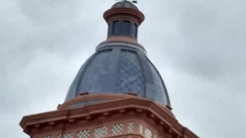 Analizan intervenir para que no se caiga una cruz de la Catedral