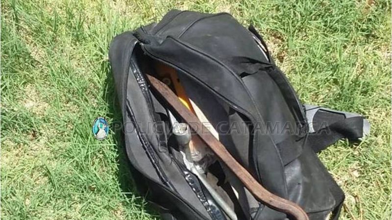 Policías sorprenden a dos ladrones robando en una casa de Valle Chico