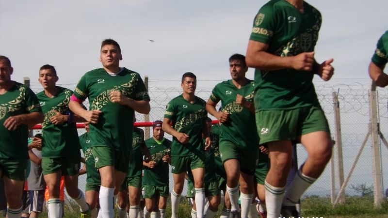 Primer partido del año con sorpresa incluida para Los Awkas