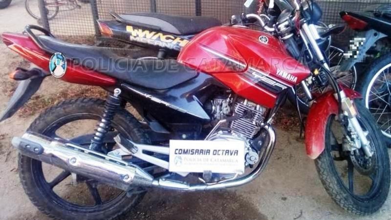 Secuestran una moto abandonada en un descampado