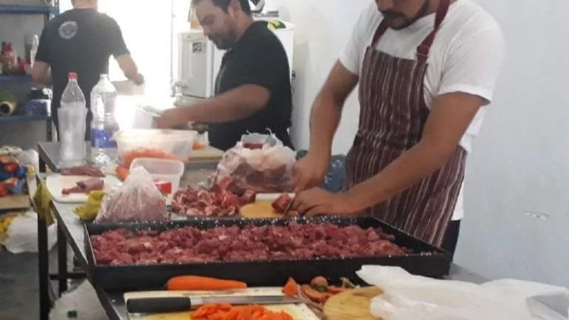 Tras el temporal, Cocineros Unidos prepararon guiso solidario