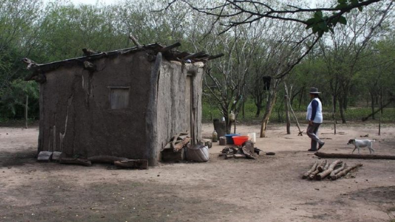 Entregó a su hija de 14 años a un hombre por una moto y está embarazada