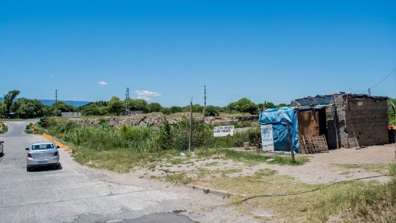 Notifican a vecinos para trasladarse ante posibles crecientes del Río del Valle