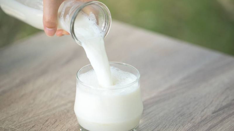 Prohíben la venta de un orégano y una leche