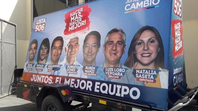 La campaña radical es borrar a Macri