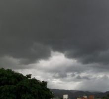 Martes con nubosidad, leve inestabilidad y ráfagas intensas por la mañana