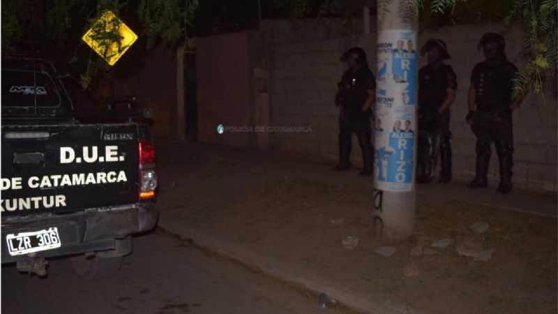 Secuestran droga, pastillas, dinero y celulares: hay cinco detenidos