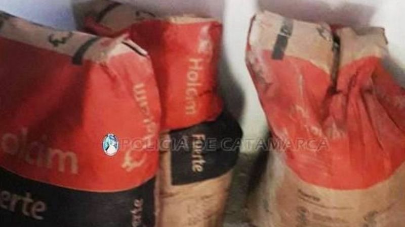 Recuperan bolsas de cemento robadas en una obra en construcción