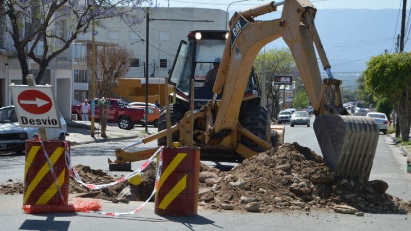 Continúan los trabajos para mejorar el sistema de agua en el Oeste