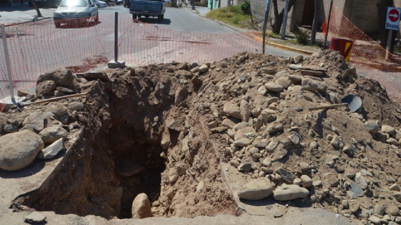 Continúan los trabajos para mejorar el sistema de agua en el Oeste