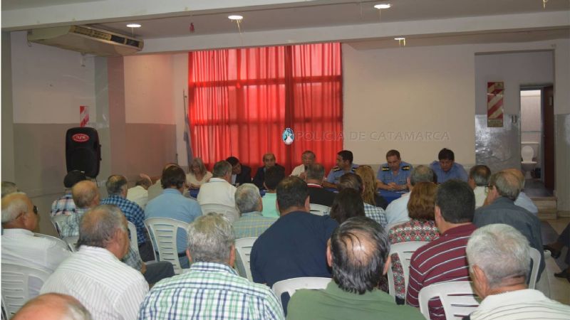 Reunión entre Policías Retirados y la plana mayor