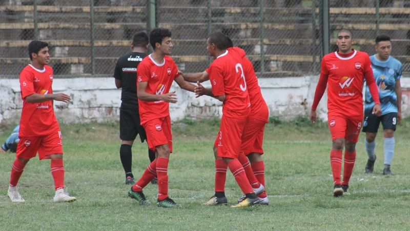 Tesorieri venció 3-1 a Vélez y es el nuevo escolta en Capital