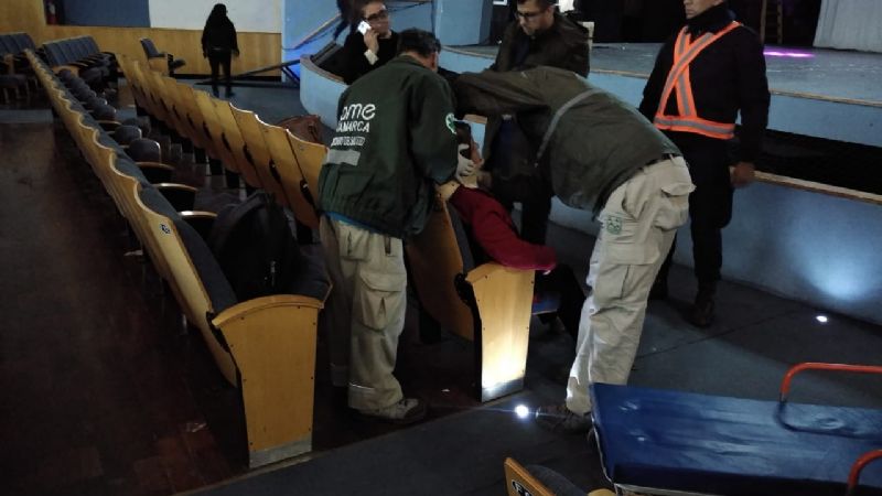 Una mujer se accidentó en el Cine Teatro Catamarca