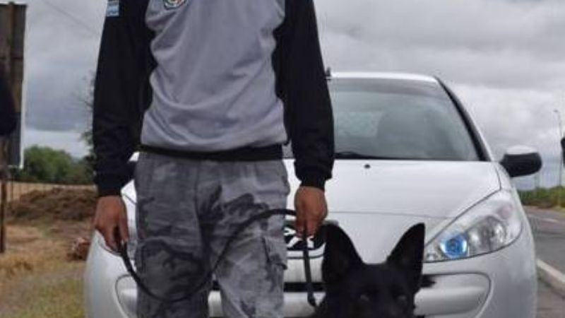 Athos y su guía llegaron a Catamarca luego de participar en competencia mundial