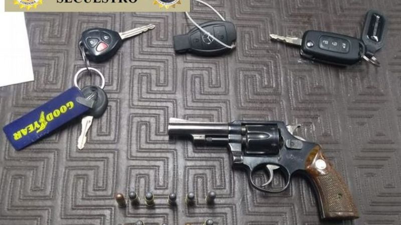 Cuatro ex deportistas ligados a la súper banda roba autos