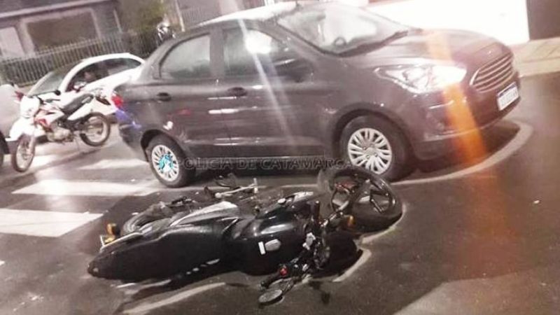 Choque en el centro dejó a un motociclista herido