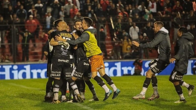 Estudiantes (BA) a la “semi” de Copa Argentina con River