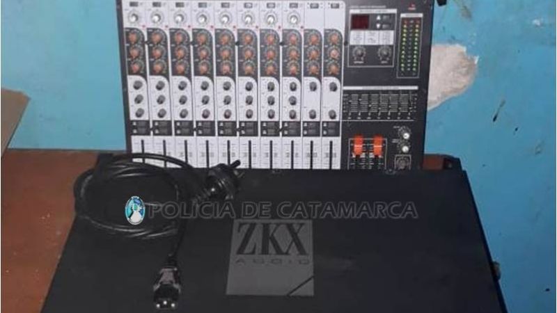 Vendía equipos de sonido robados en una iglesia