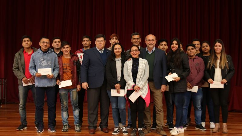 La UNCA amplió el número de becas de Ayuda Económica