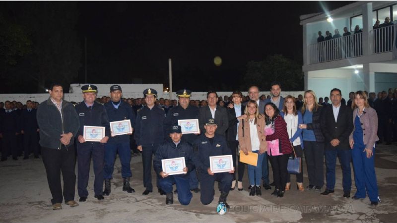 Reconocimiento a policías por la campaña “Empoderémonos"