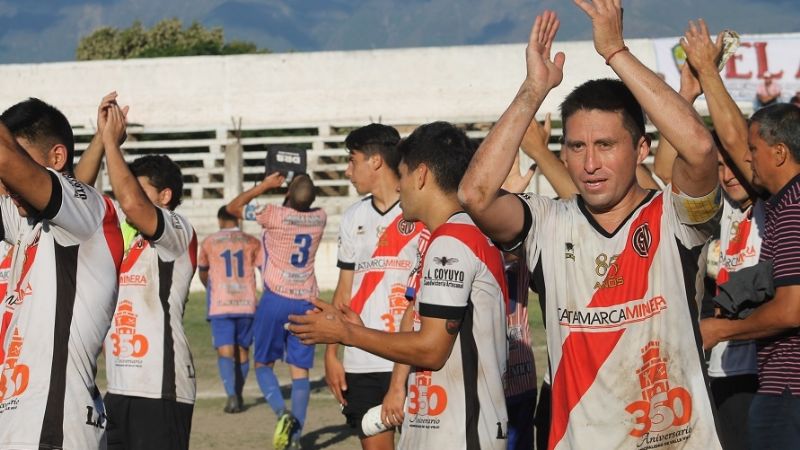 Batacazo “villero” ante El Auténtico, y Sureños derrotó a “Defe”