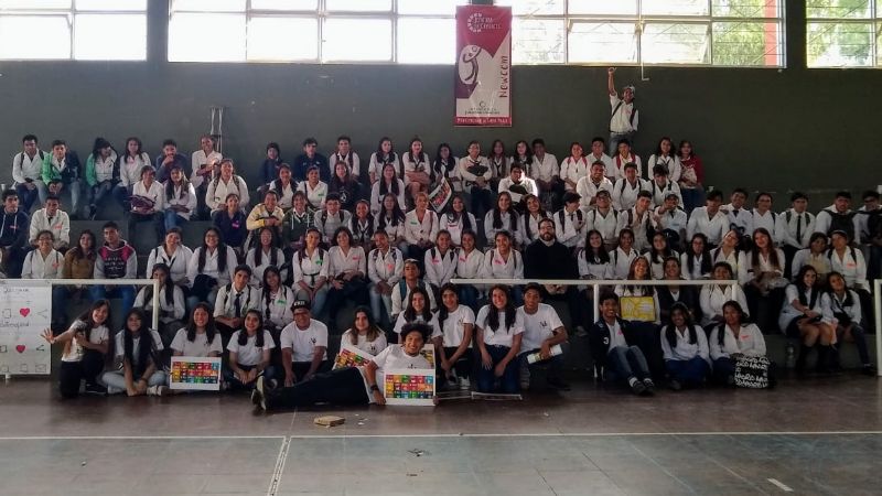 Estudiantes en el encuentro “Las juventudes cuentan, opinan e intercambian”