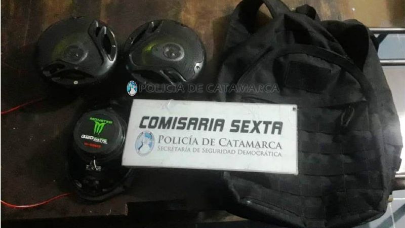 Aprehenden un joven por el robo de una mochila y parlantes